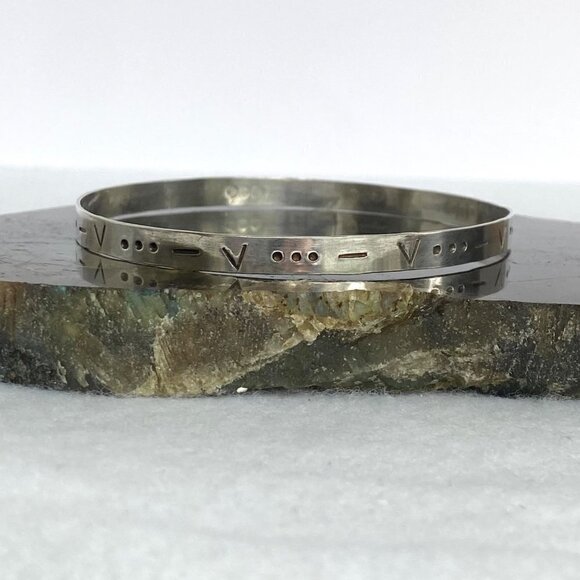Sterling Silver 925 Round Stamped Pattern Etched Thin Bangle Bracelet 7.75" - Picture 8 of 16